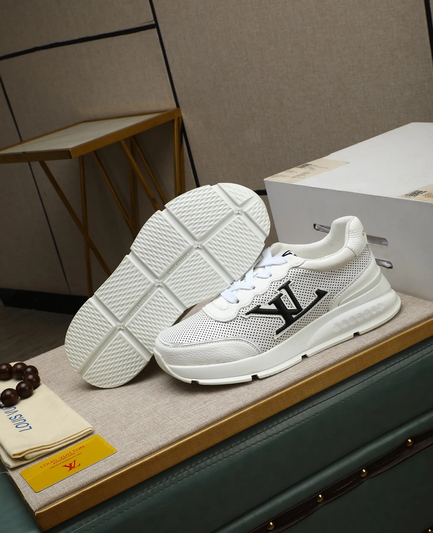 Men's shoes 💰460 📛📛【LOUIS VUITTON】Louis Vuitton official website synchronized new products 👟Milan fashion catwalk style 🇰🇾🇰🇾LV family logo, celebrity style, a must-have for fashionistas ⚠️First-layer calfskin ➕Genuine leather lining ➕Official website original version special outsole 👞Number 38-44